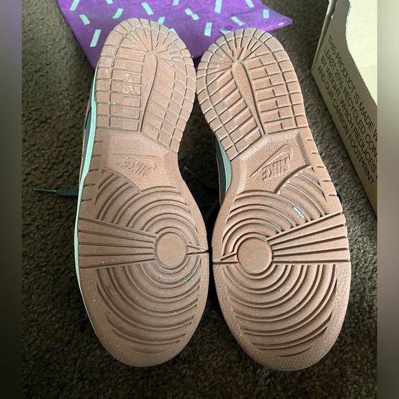 NIKE DUNK LOW SE (GS) , SIZE 6Y , SEQUOIA/ORANGE-MEDIUM OLIVE , gently worn - Picture 8 of 9